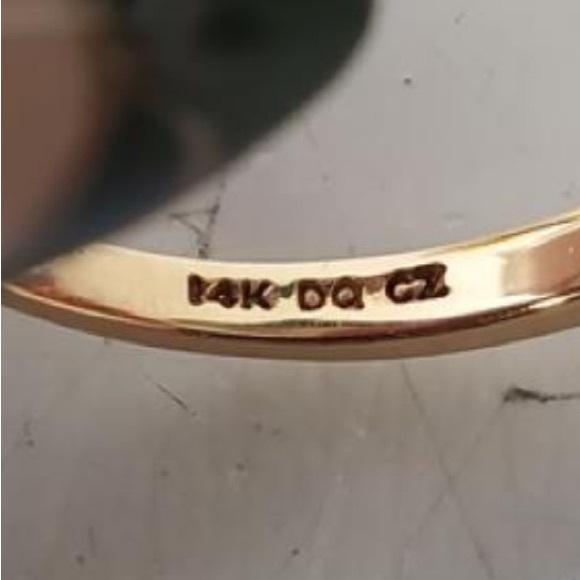 14K Solid Gold Marquis Cubic Zirconia Engagement Ring - Picture 3 of 6